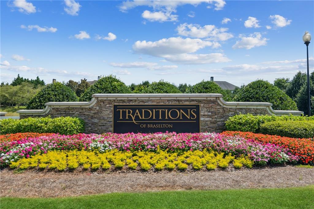 https://www.traditionsofbraseltonhomes.com/wp-content/uploads/mls/photos/7442949/7442949-1.jpg